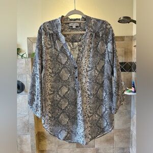 Amour Vert Black & White Snake Print Washable Silk Blouse